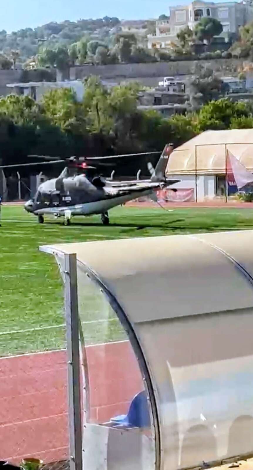 Turizm Cenneti Bodrum'da Stadyumu Helikopter Pistine  Çevirdiler 2